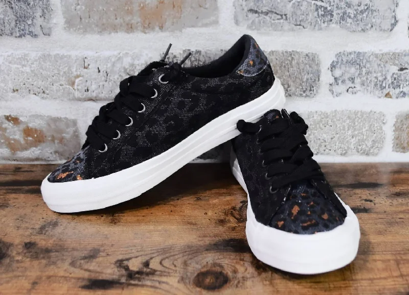 Cosmic 2 Fashion Sneakers In Black