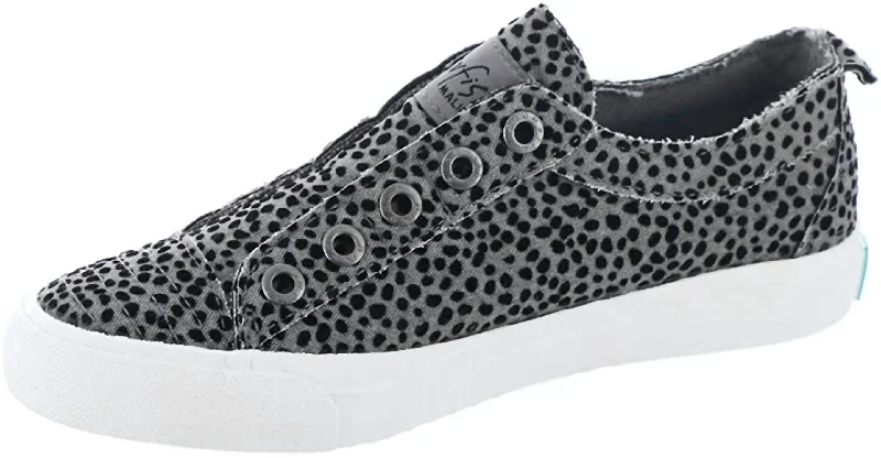 Playwire Sneakers In Grey Pixie Cat