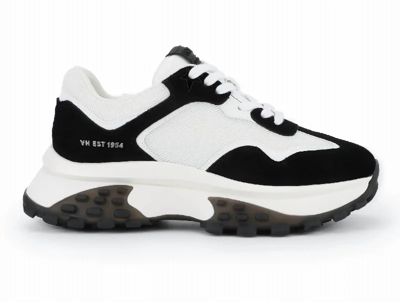 Women's Accelerate Sneaker In Black & White